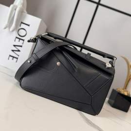 Picture of Loewe Handbags _SKUfw239897984fw